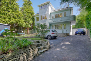 Front External- click for photo gallery
